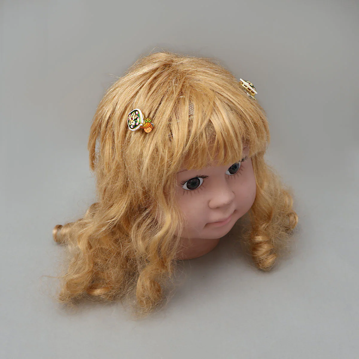 Attractive Floral Hair Clips - Set Of 2 - Image 4