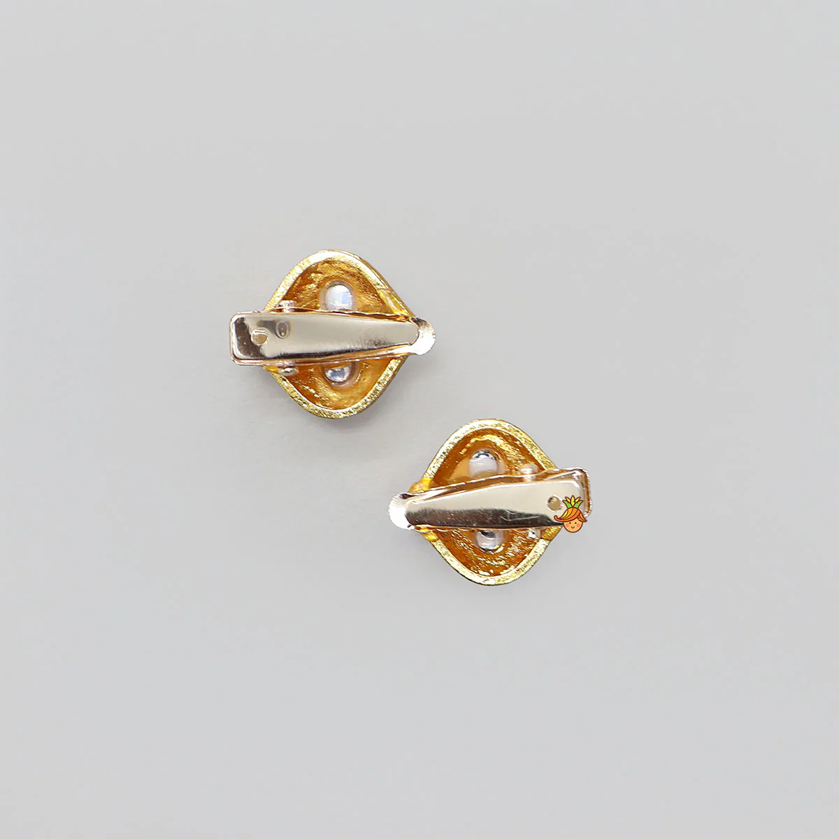 Attractive Hair Clips - Set Of 2 - Image 2