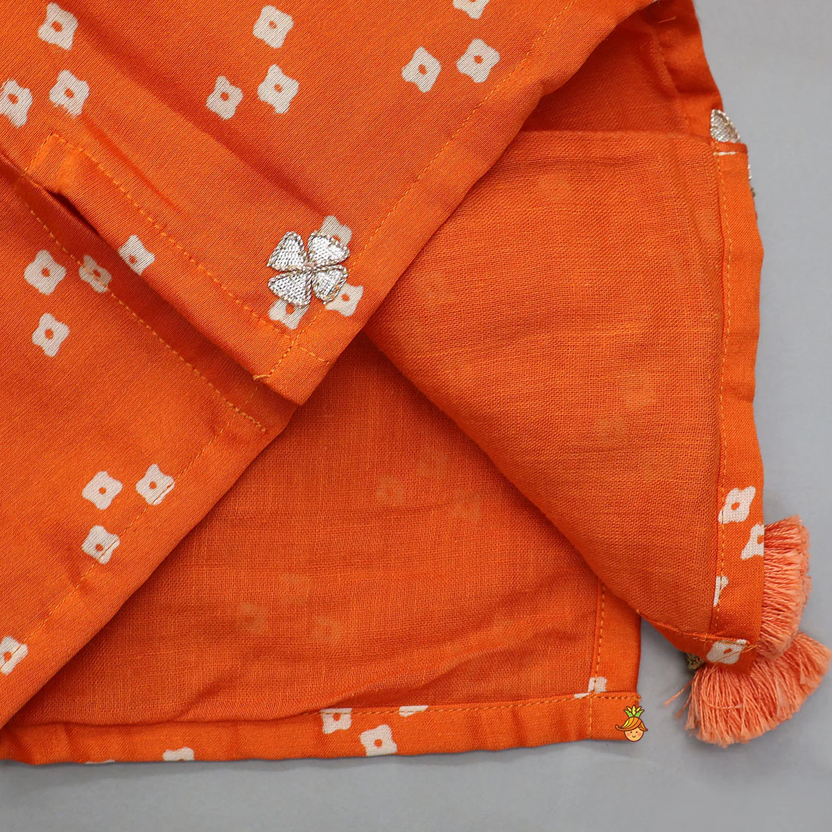 Bandhani Printed Infant Baby Set With Swaddle And Cap - Image 7
