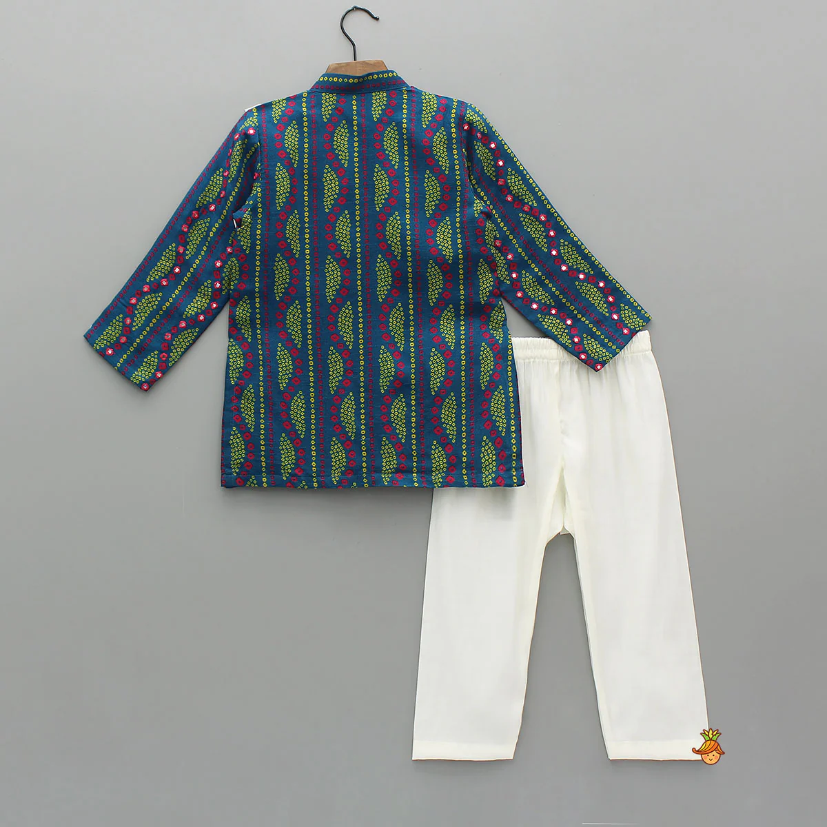 Bandhani Printed Kurta And Pyjama - Image 2