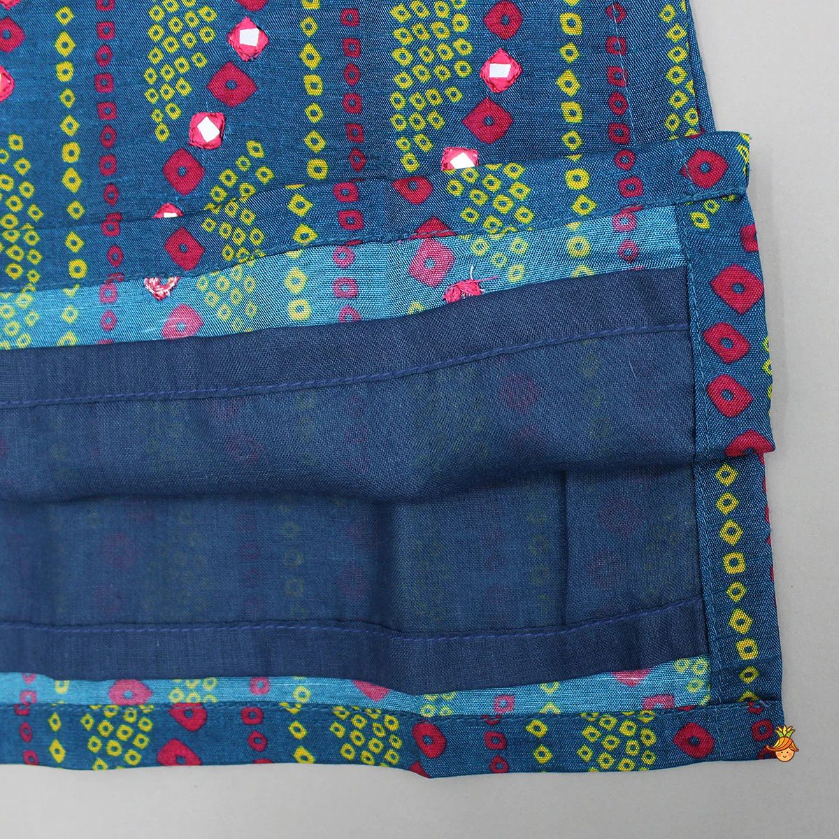 Bandhani Printed Kurta And Pyjama - Image 5