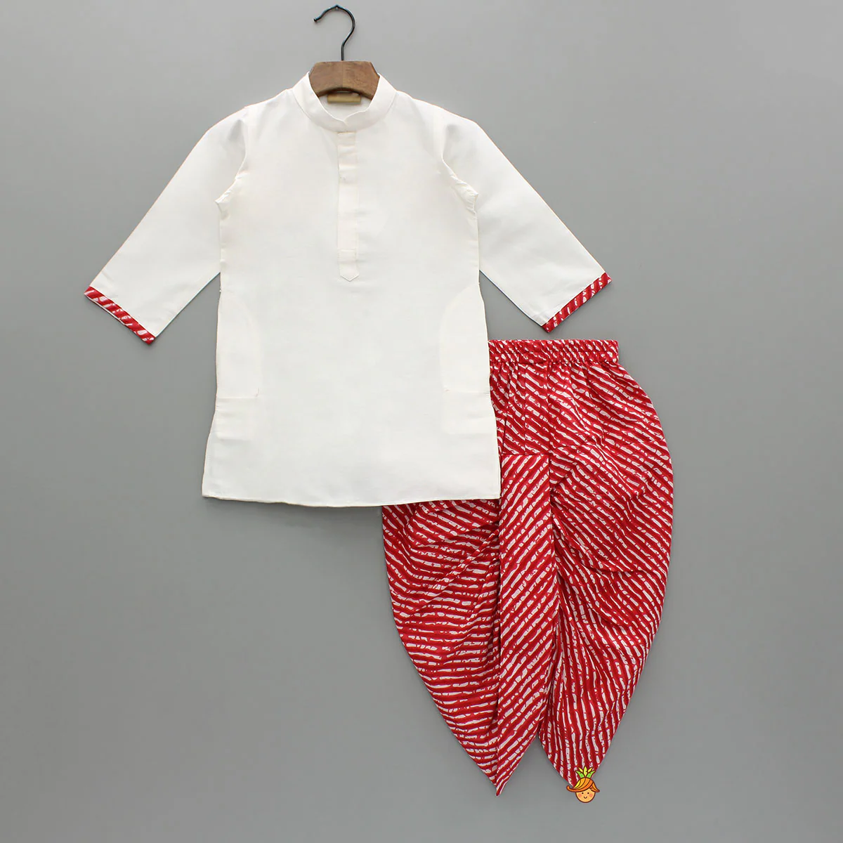 Bandhani Printed Kurta With Red Jacket And Leheriya Dhoti - Image 3