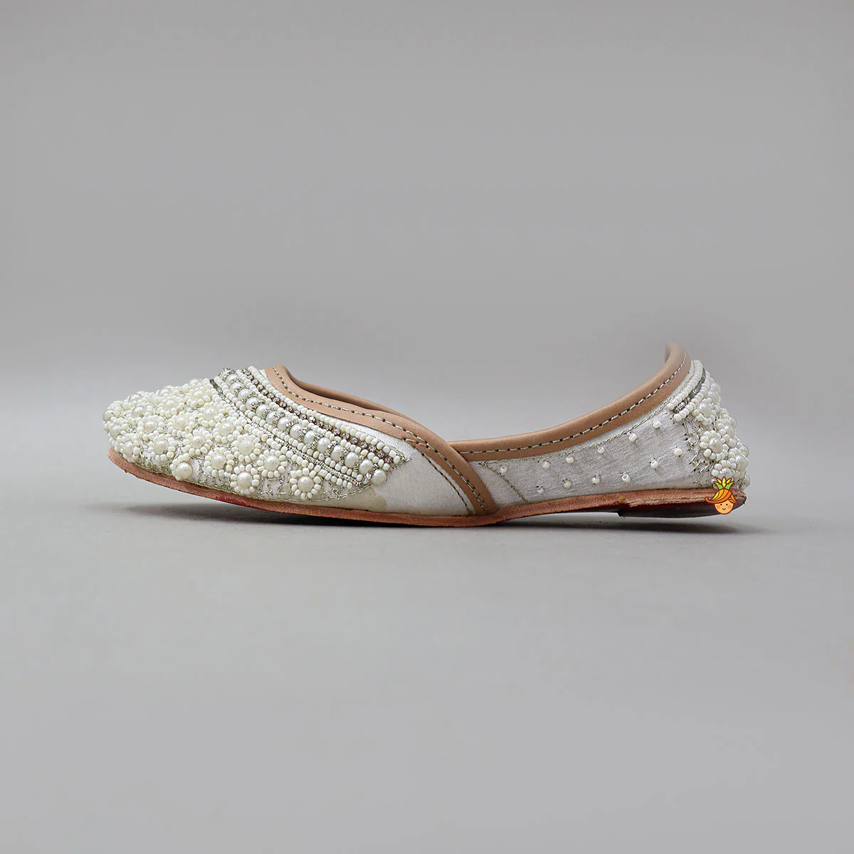 Beaded Floral Embroidered Jutti - Image 4