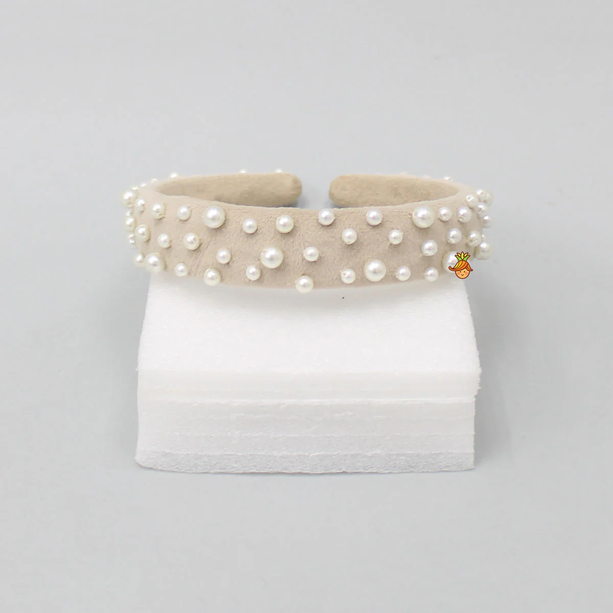 Beautiful Beige Hair Band - Image 2