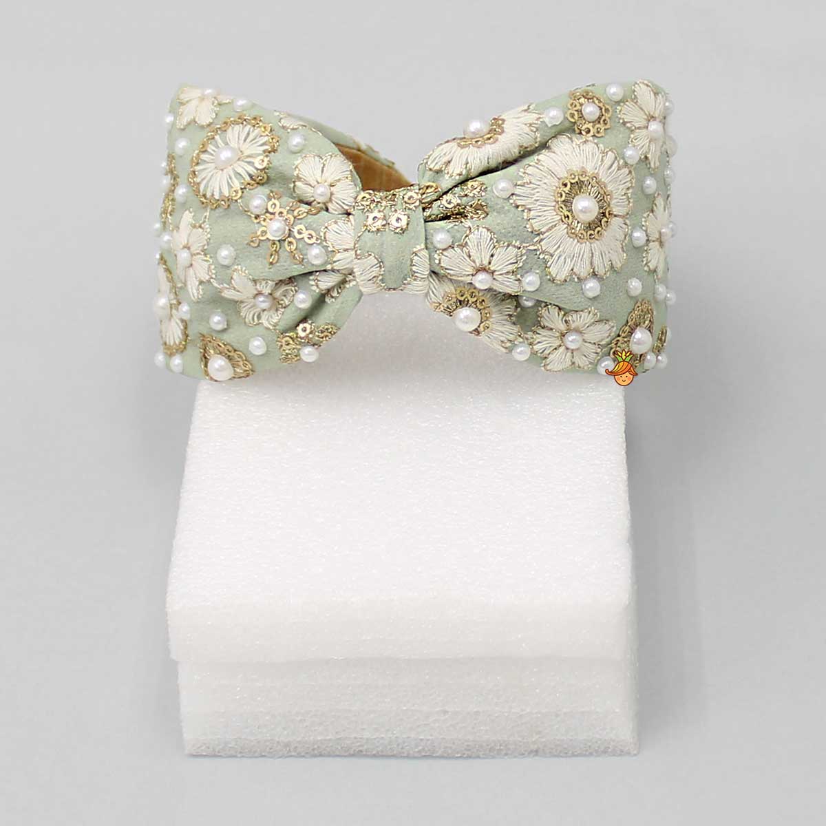Beautiful Embroidered Green Hair Band - Image 2