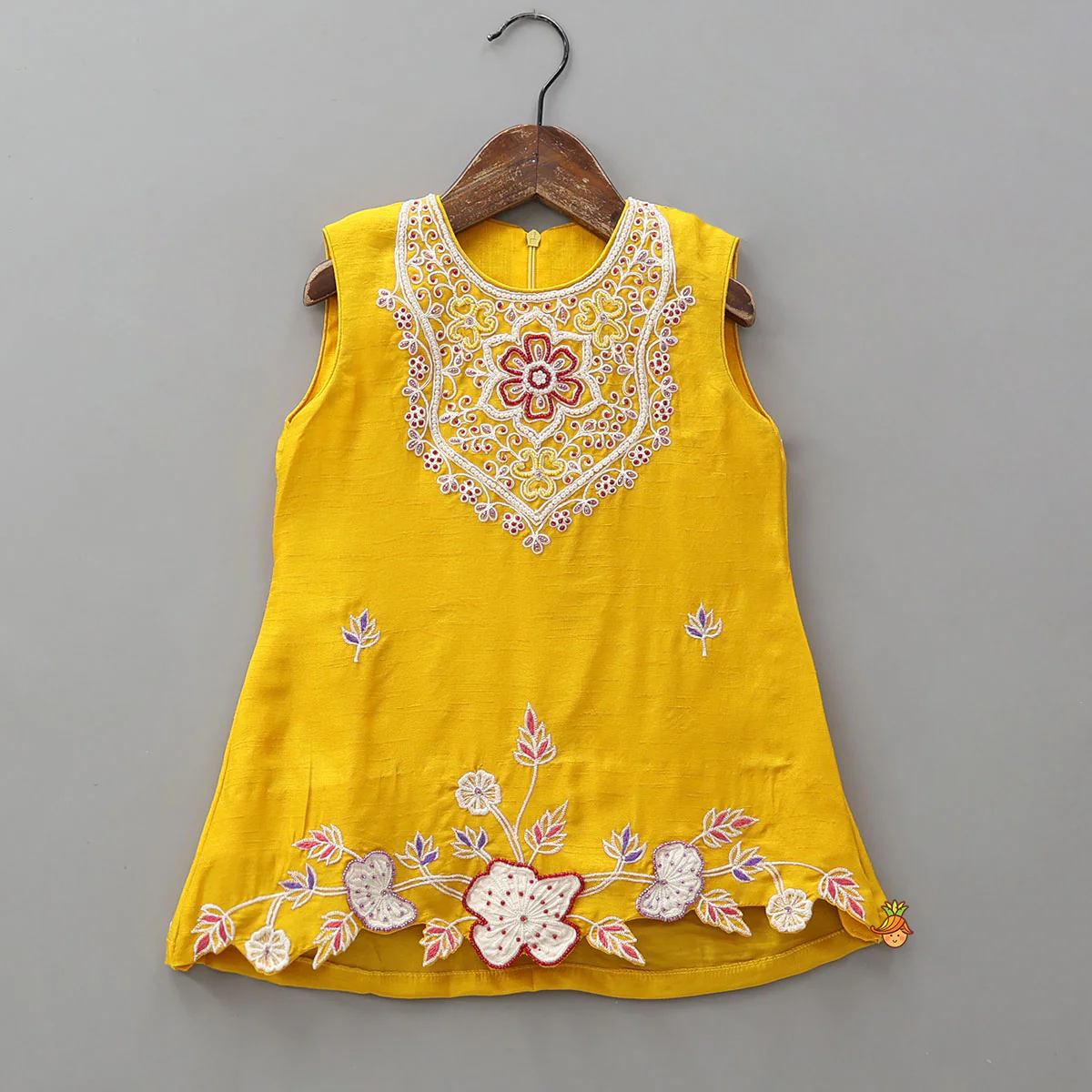 Beautiful Floral Embroidered Sleeveless Kurti With Pant - Image 3