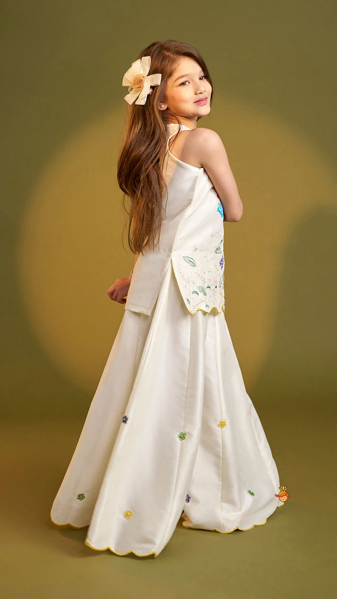 Beautiful Garden Themed Embroidered Kurti With Palazzo - Image 6