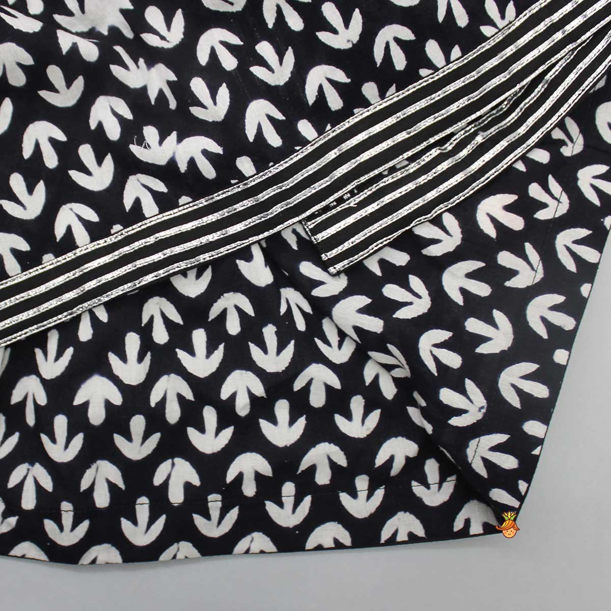 Black And White Angrakha Kurti With Dhoti - Image 5
