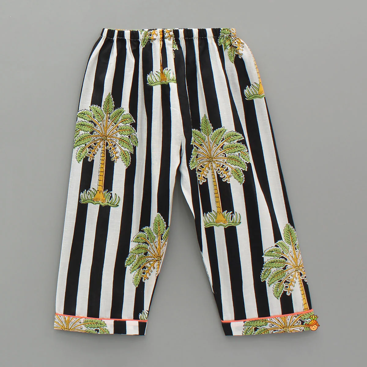 Black And White Striped Printed Cotton Sleepwear - Image 4
