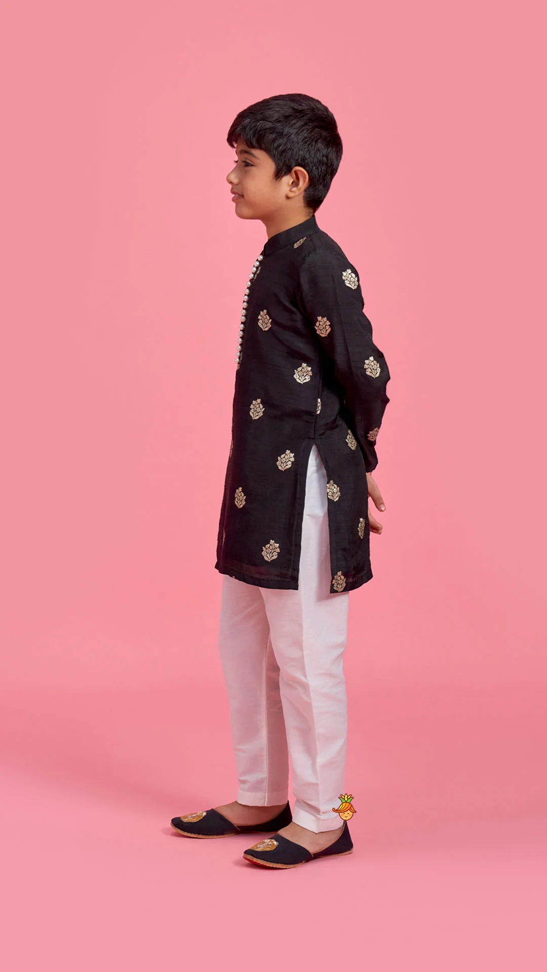 Black Embroidered Kurta With Pyjama - Image 4