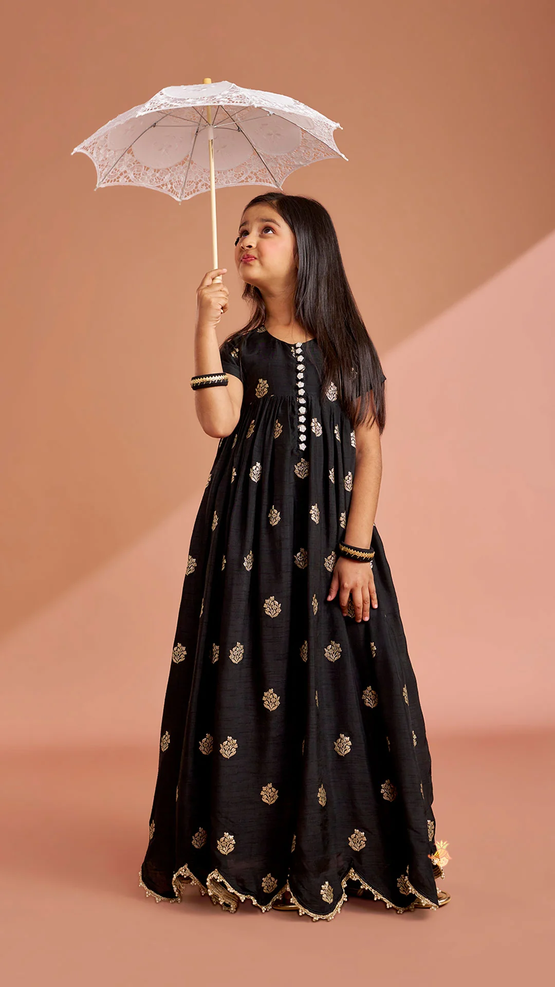 Black Embroidered Scalloped Hem Kurti - Image 3