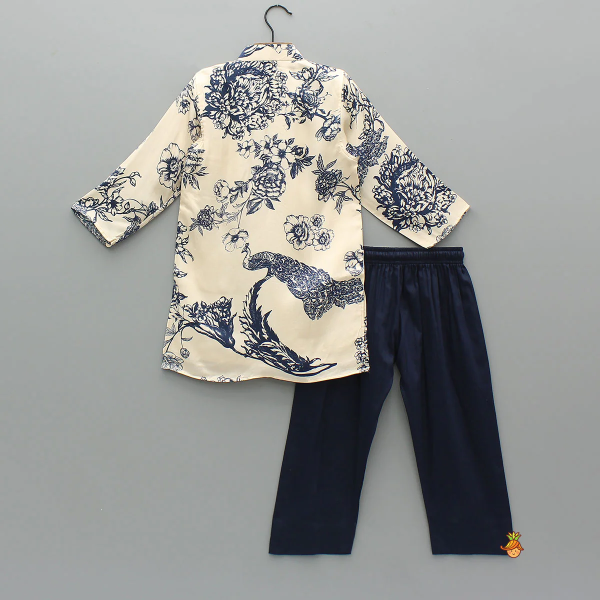 Beautiful Floral Printed Ethnic Kurta And Pyjama - Image 2