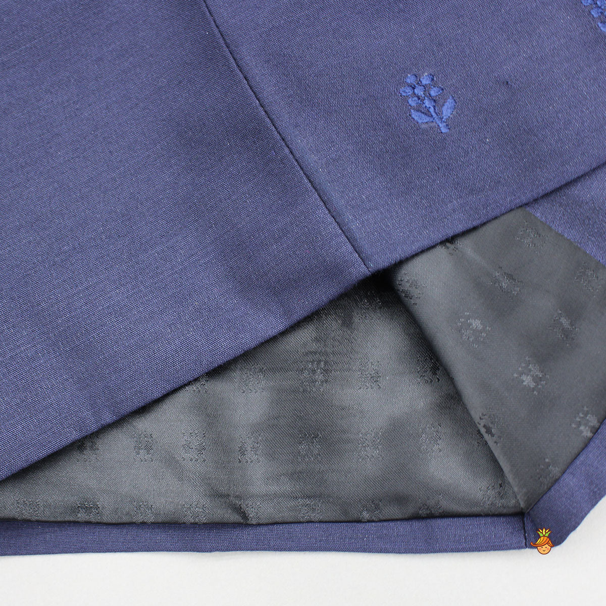 Ethnic Kurta With Diagonal Button Detail Jacket And Pyjama - Image 8