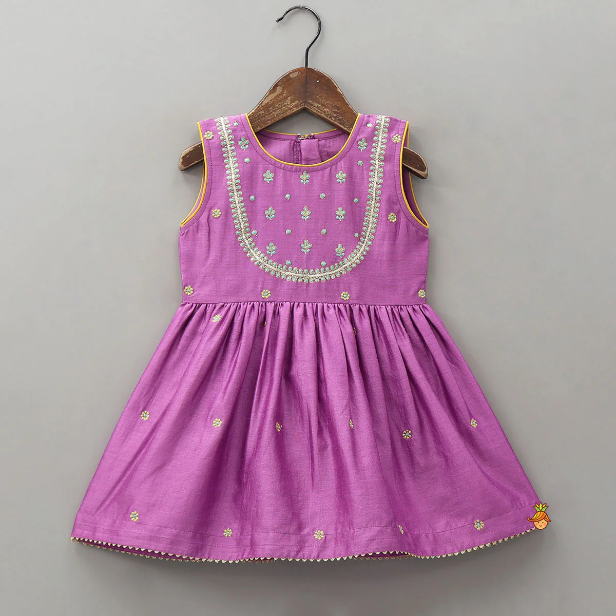 Booti Work Kurti And Sharara With Scalloped Dupatta - Image 4