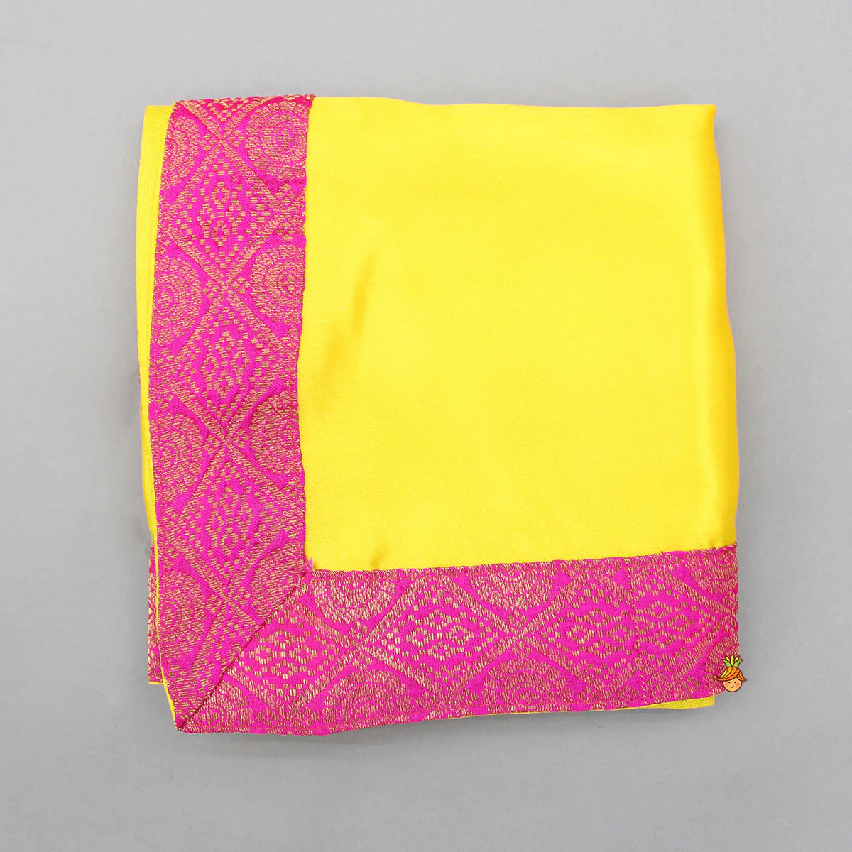Brocade Flap-Enhanced Yellow Dhoti With Shawl And Mor Pankh Headband - Image 5