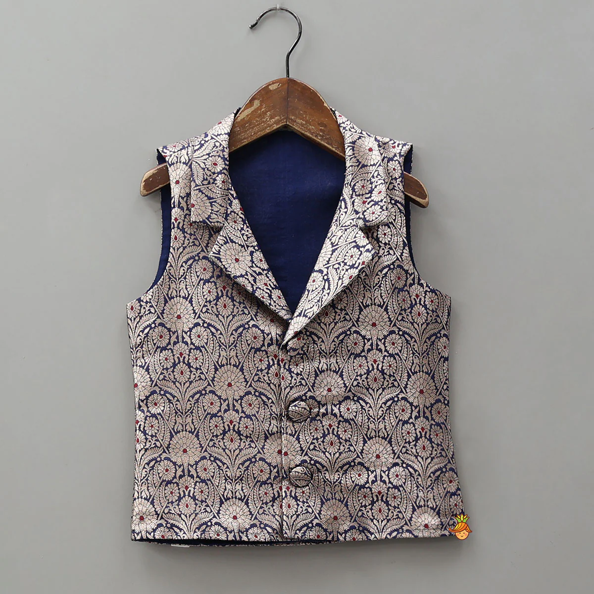 Charming Brocade Notch Collar Top And Pant - Image 3