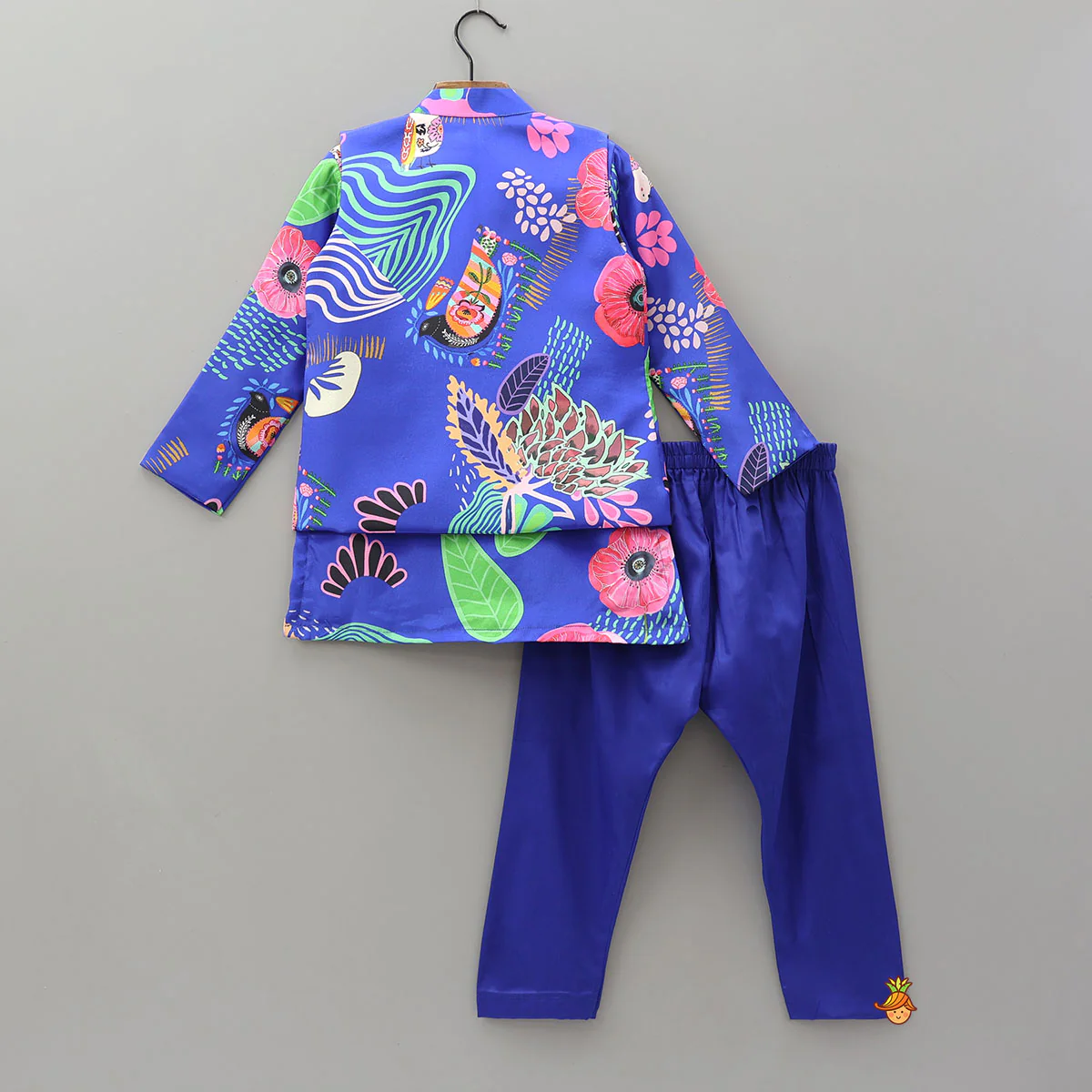 Charming Printed Kurta With Pocket Detail Jacket And Pyjama - Image 2