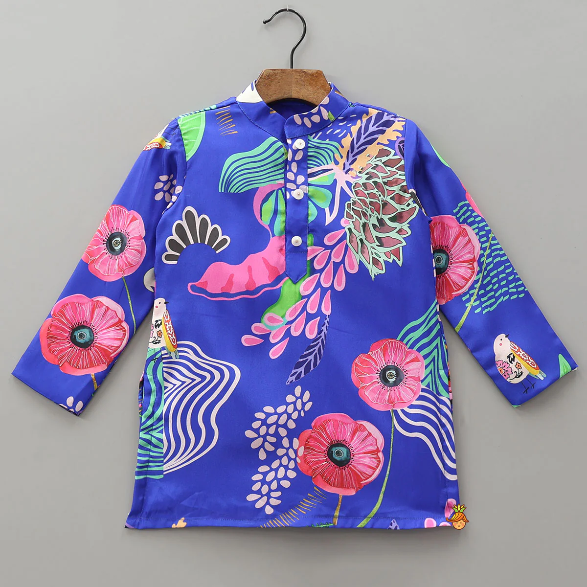 Charming Printed Kurta With Pocket Detail Jacket And Pyjama - Image 4