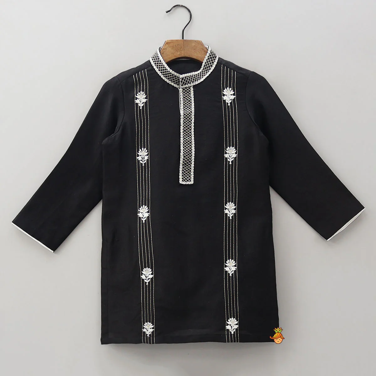 Checked Embroidered Collar And Front Placket Kurta With Pyjama - Image 3