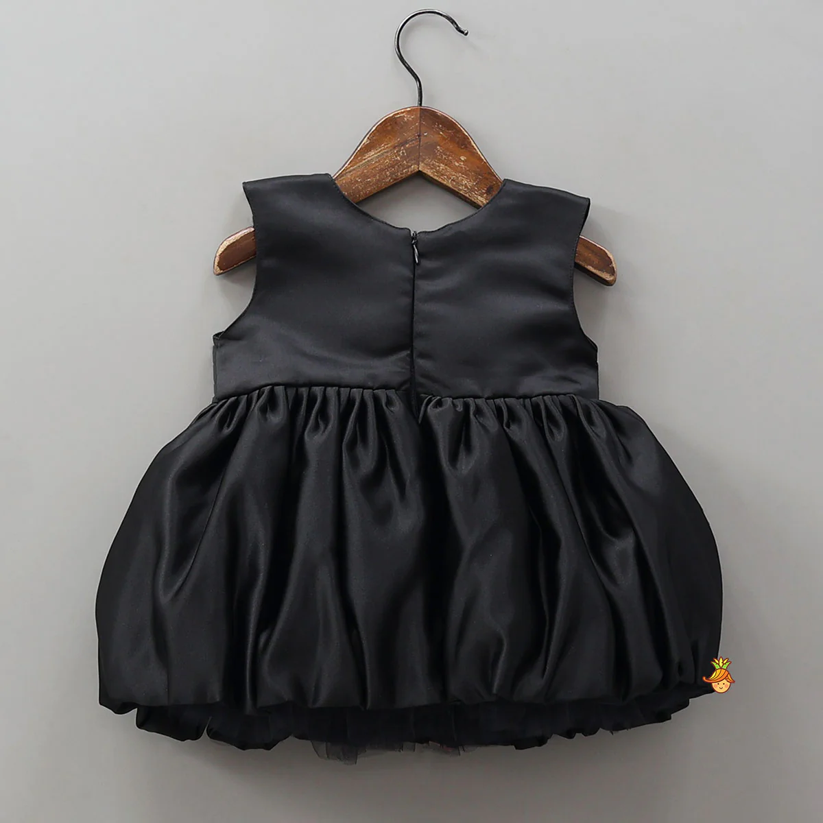 Contrasting Bow Adorned Dress - Image 2