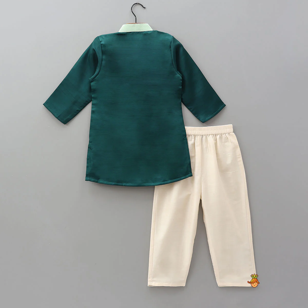 Contrasting Pin Tuck Yoke Detail Kurta And Pyjama - Image 2