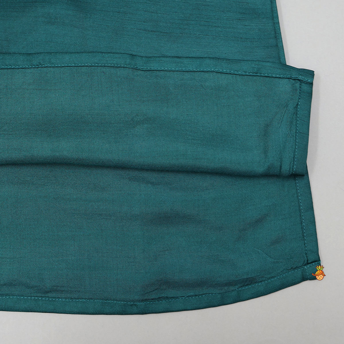 Contrasting Pin Tuck Yoke Detail Kurta And Pyjama - Image 5
