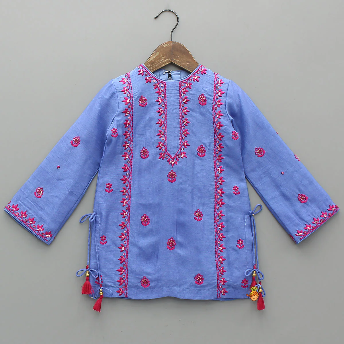 Contrasting Thread-Embroidered Kurti And Pant - Image 3