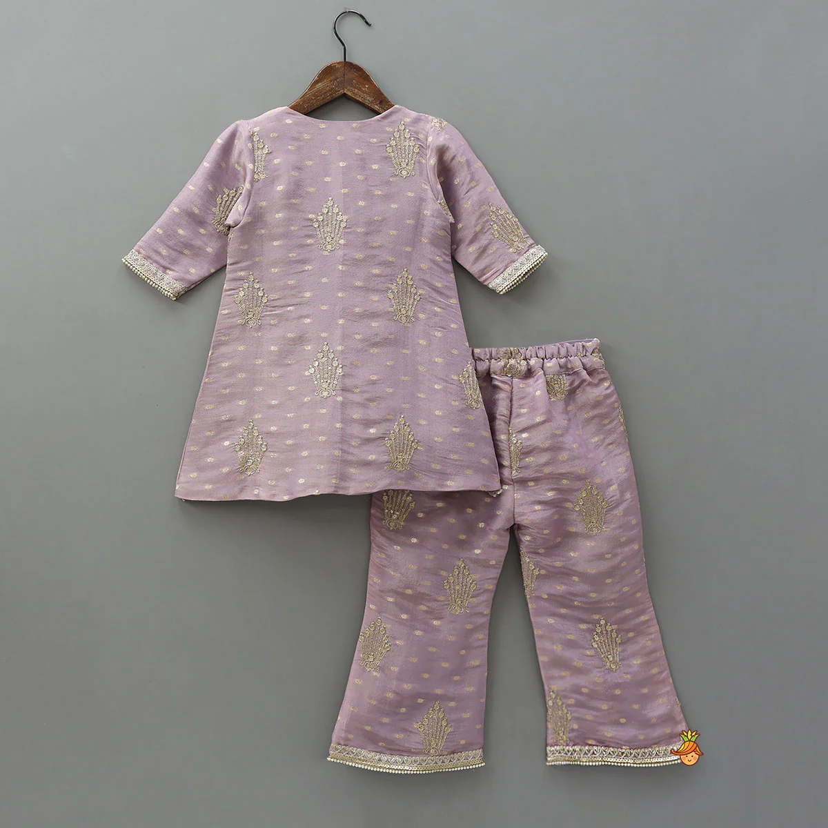 Contrasting Yoke Front Slit Kurti With Pant And Dupatta - Image 2