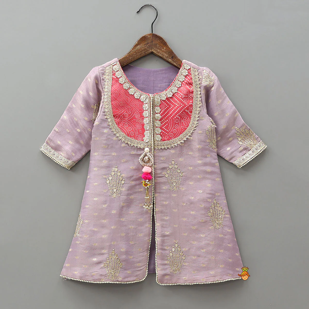 Contrasting Yoke Front Slit Kurti With Pant And Dupatta - Image 4