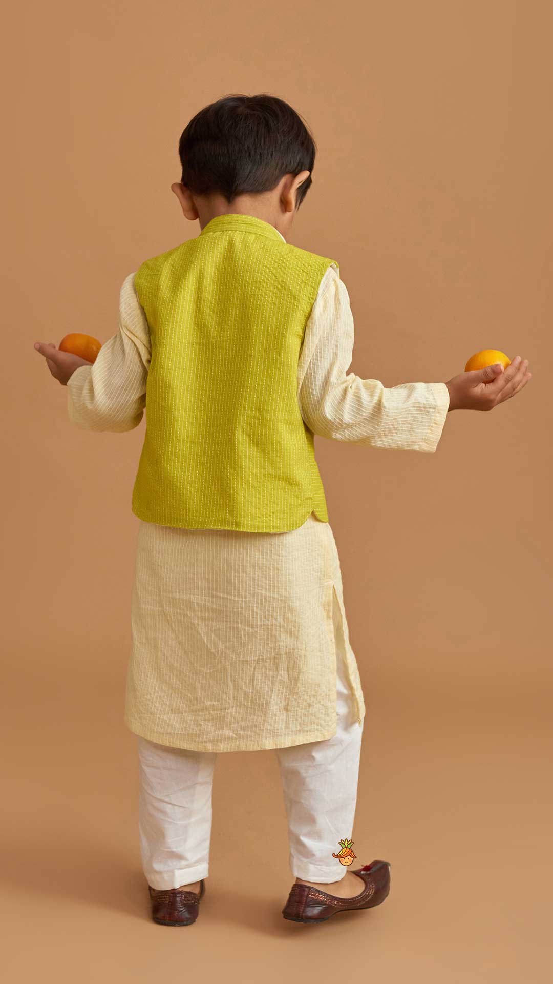 Cotton Cream Kurta With Green Jacket And Pocket Detail Pyjama - Image 10