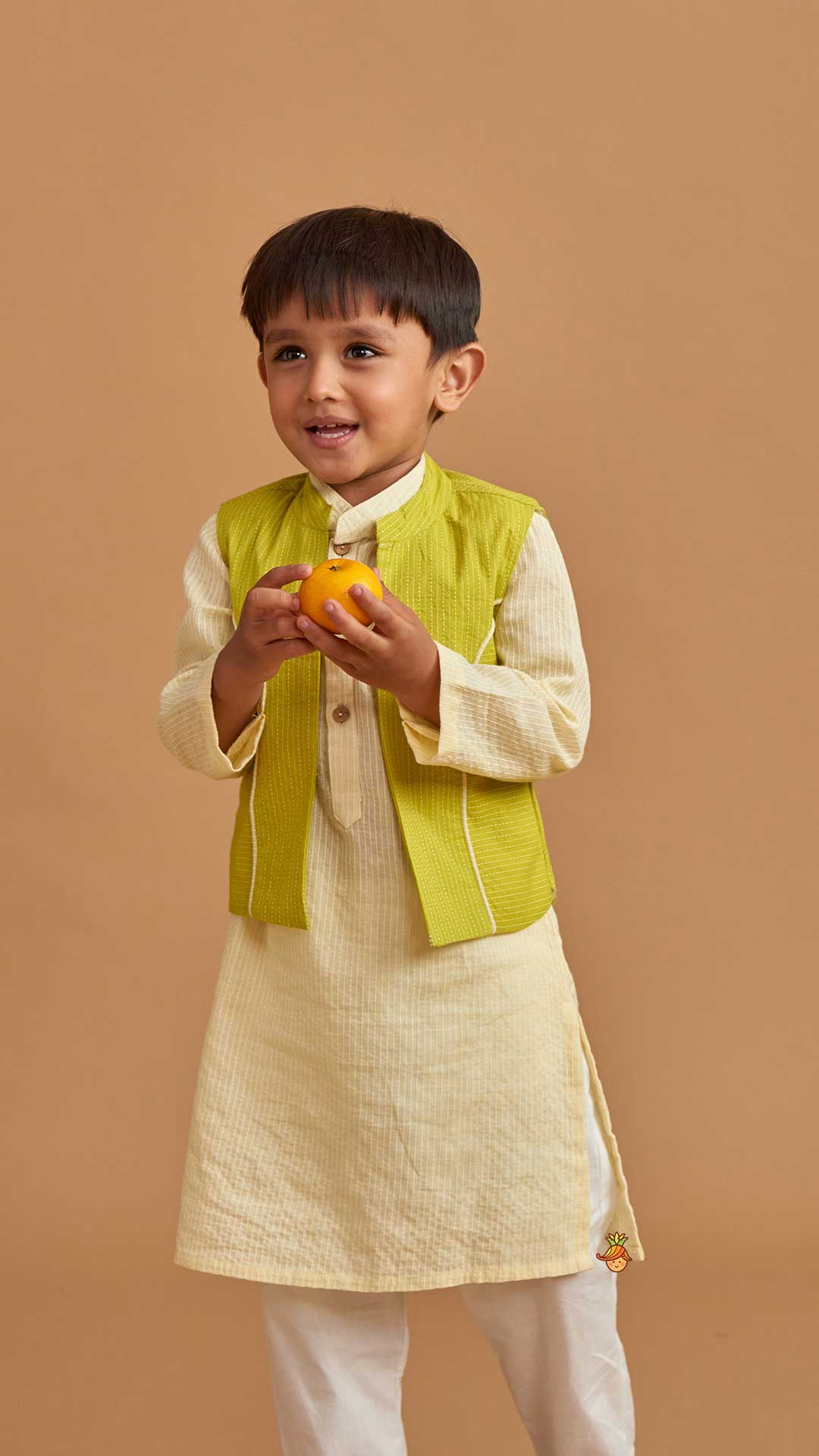 Cotton Cream Kurta With Green Jacket And Pocket Detail Pyjama - Image 5