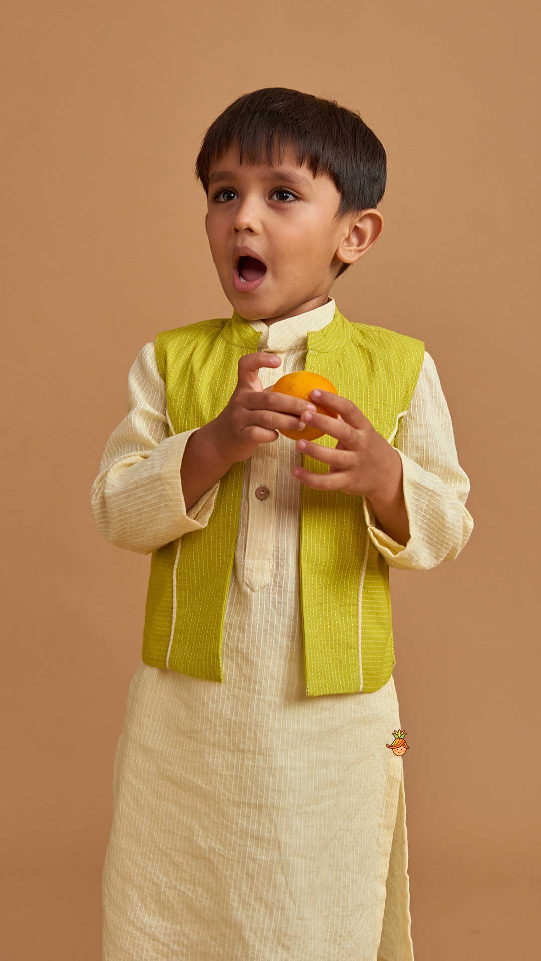 Cotton Cream Kurta With Green Jacket And Pocket Detail Pyjama - Image 6