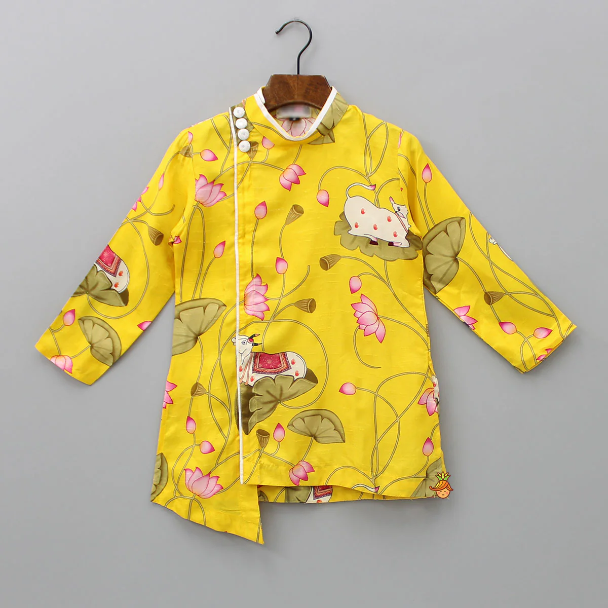 Cow And Lotus Printed Stylish Yellow Kurta With Pyjama - Image 3