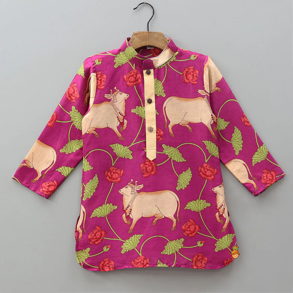 Curved Hem Ethnic Kurta With Printed Jacket And Pyjama - Image 4