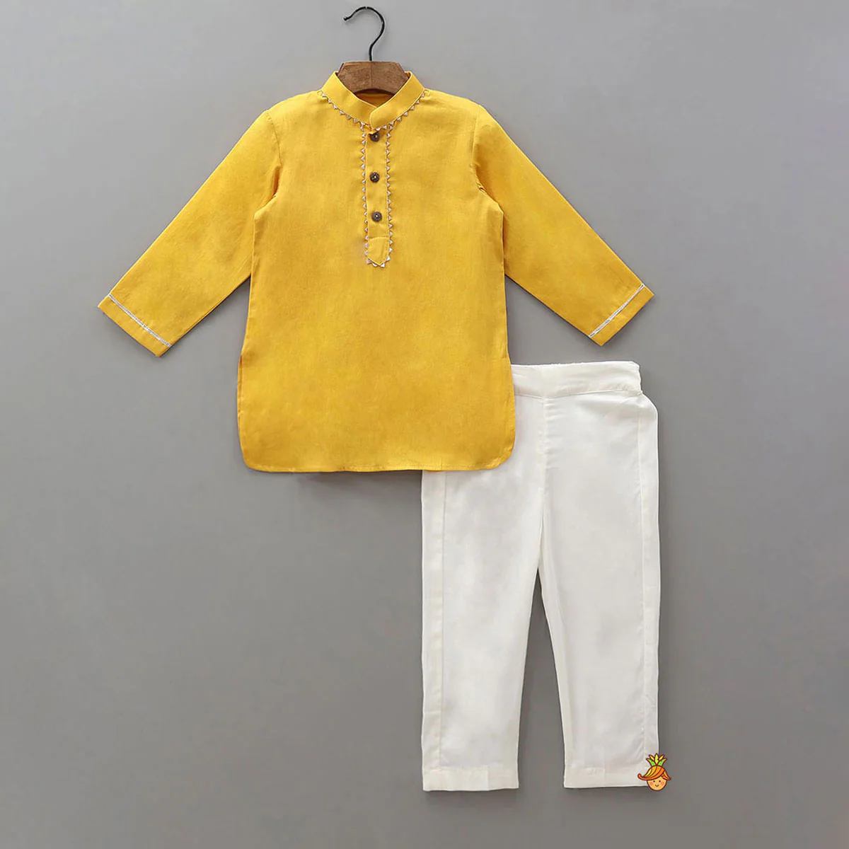 Curved Hem Kurta With Embroidered Jacket And Pyjama - Image 3
