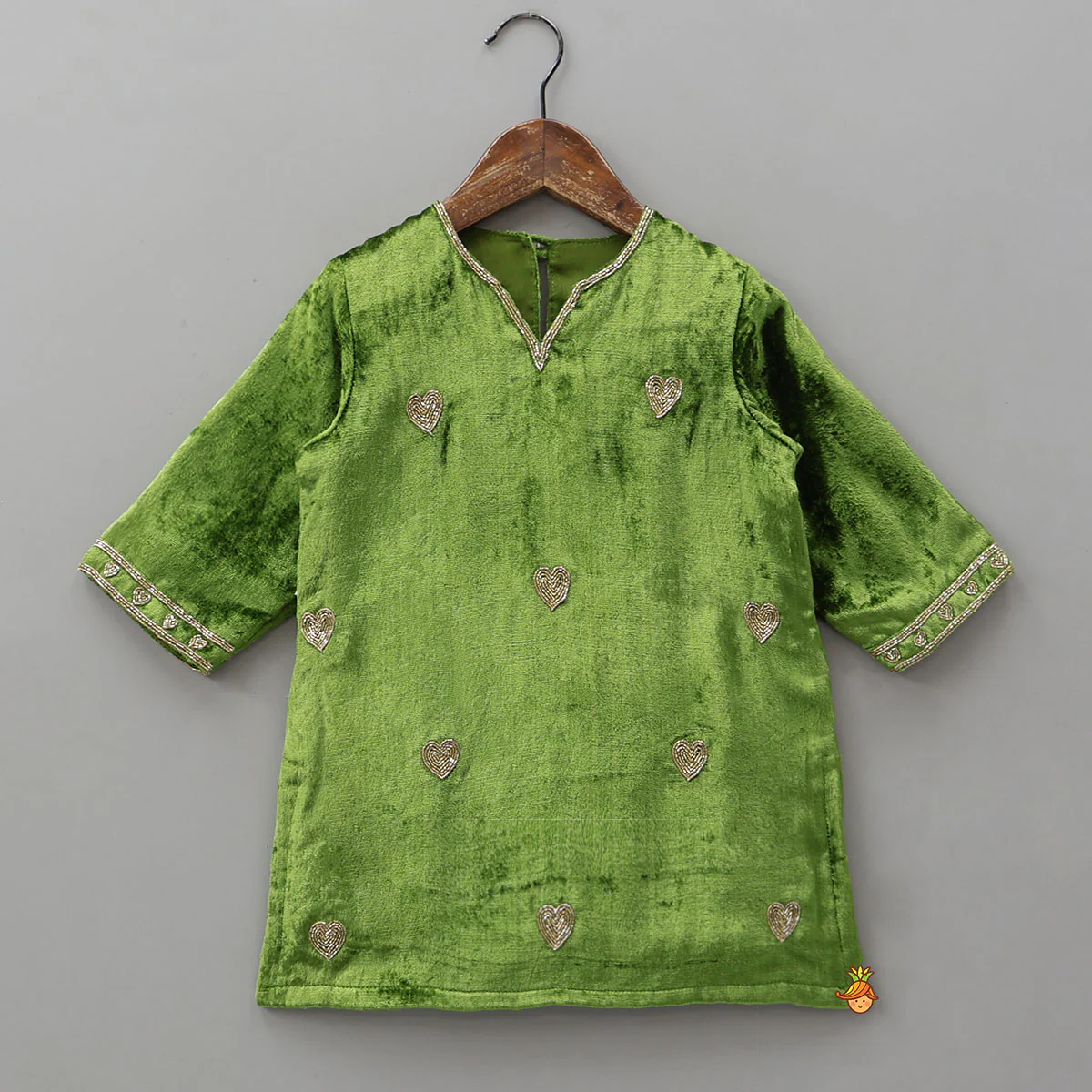 Cut-Dana Embroidered Velvet Kurti And Pant With Dupatta - Image 4