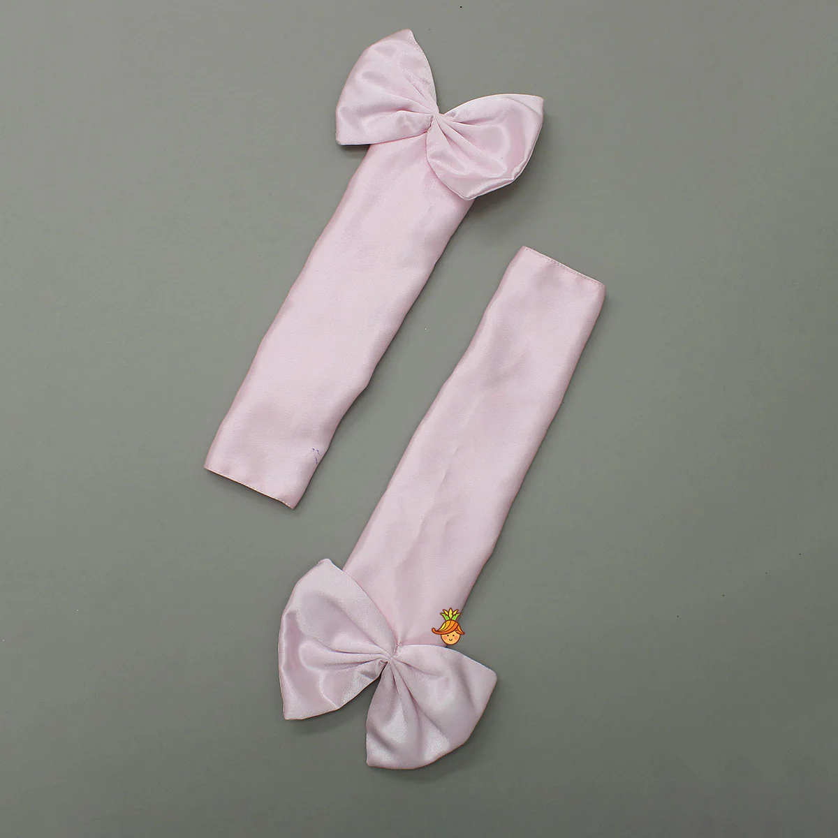 Elegant Bow Embellished Dress With Matching Gloves - Image 6
