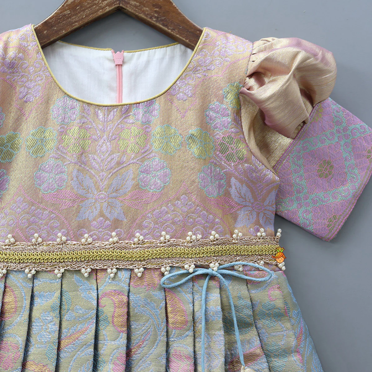 Elegant Brocade Puffed Sleeve Dress With Detachable Waistband - Image 3