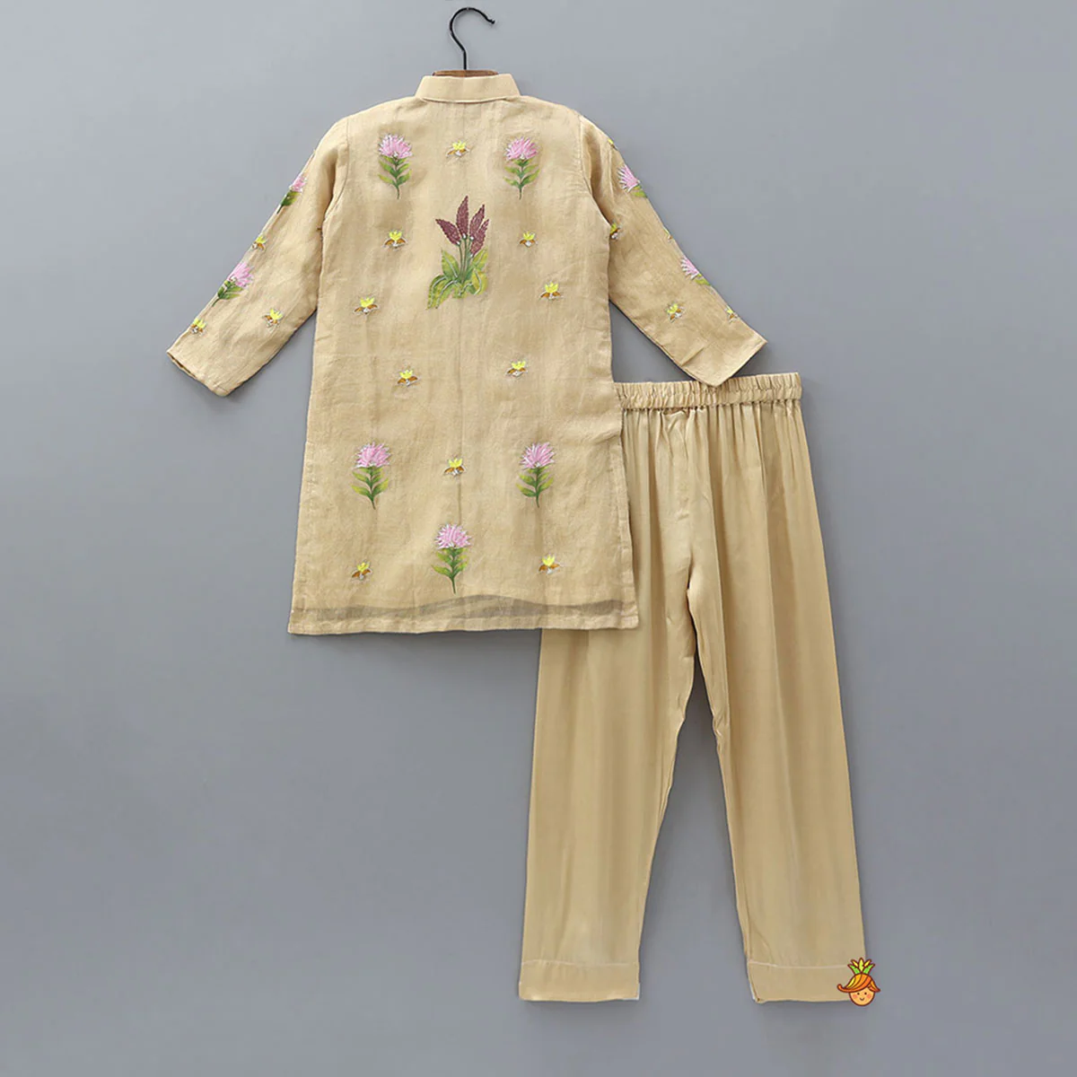 Elegant Hand-Painted Ethnic Kurta And Pyjama - Image 2