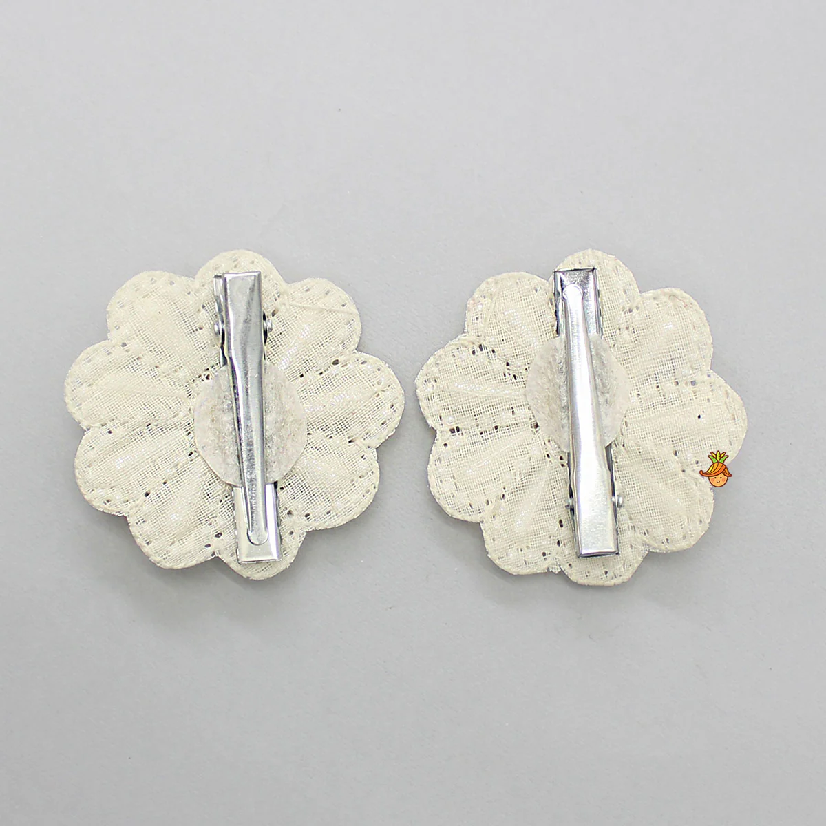 Elegant Off White Floral Hair Clip - Image 2
