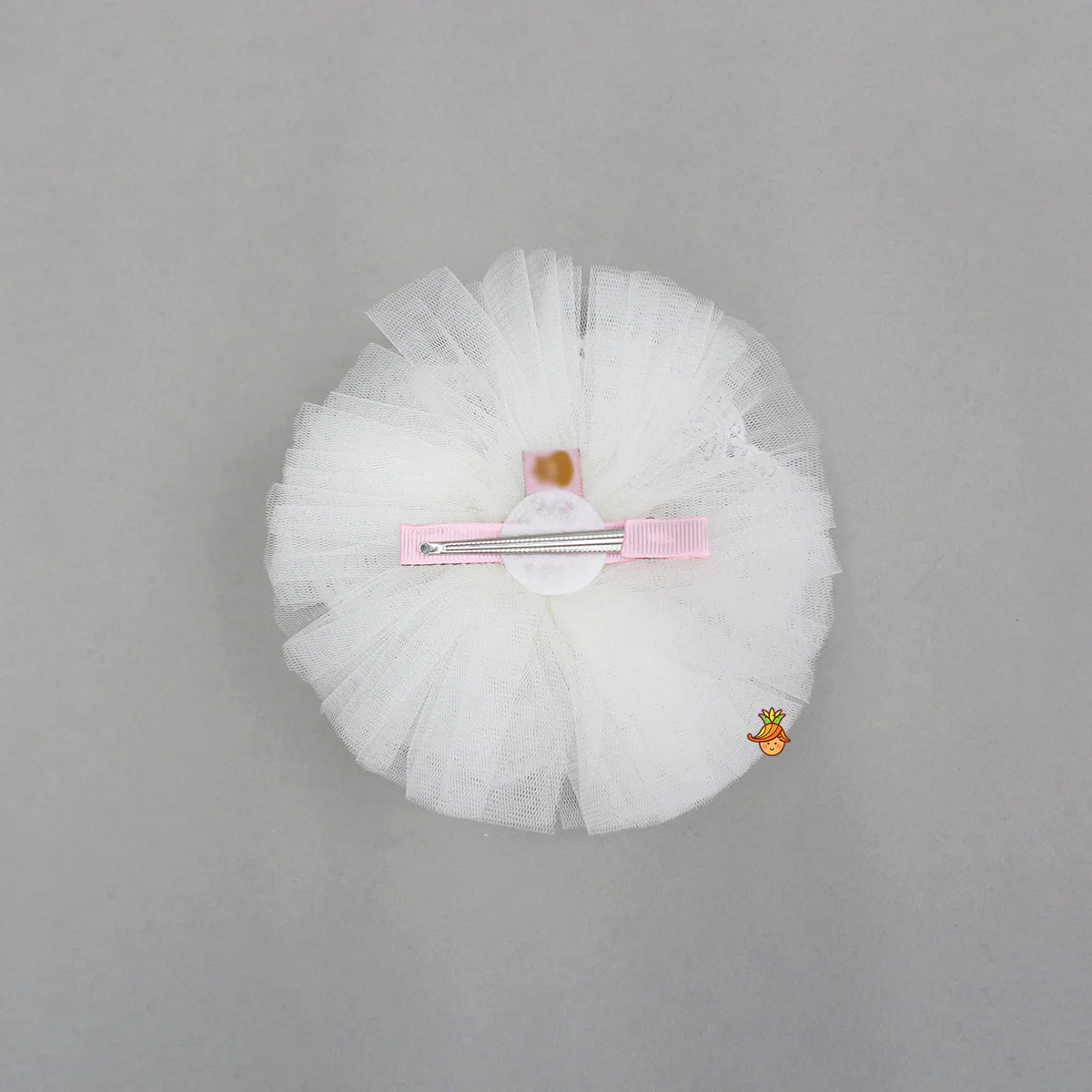 Elegant Pearls Embellished Hair Clip - Image 2