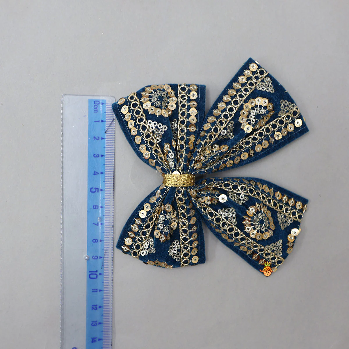 Elegant Sequins Embroidered Velvet Hair Clip - Image 6