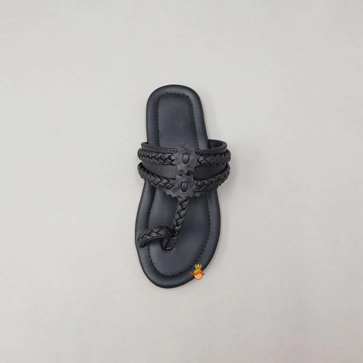 Elegant Toe-Ring Kolhapuri Flats With Braided Detailing - Image 4