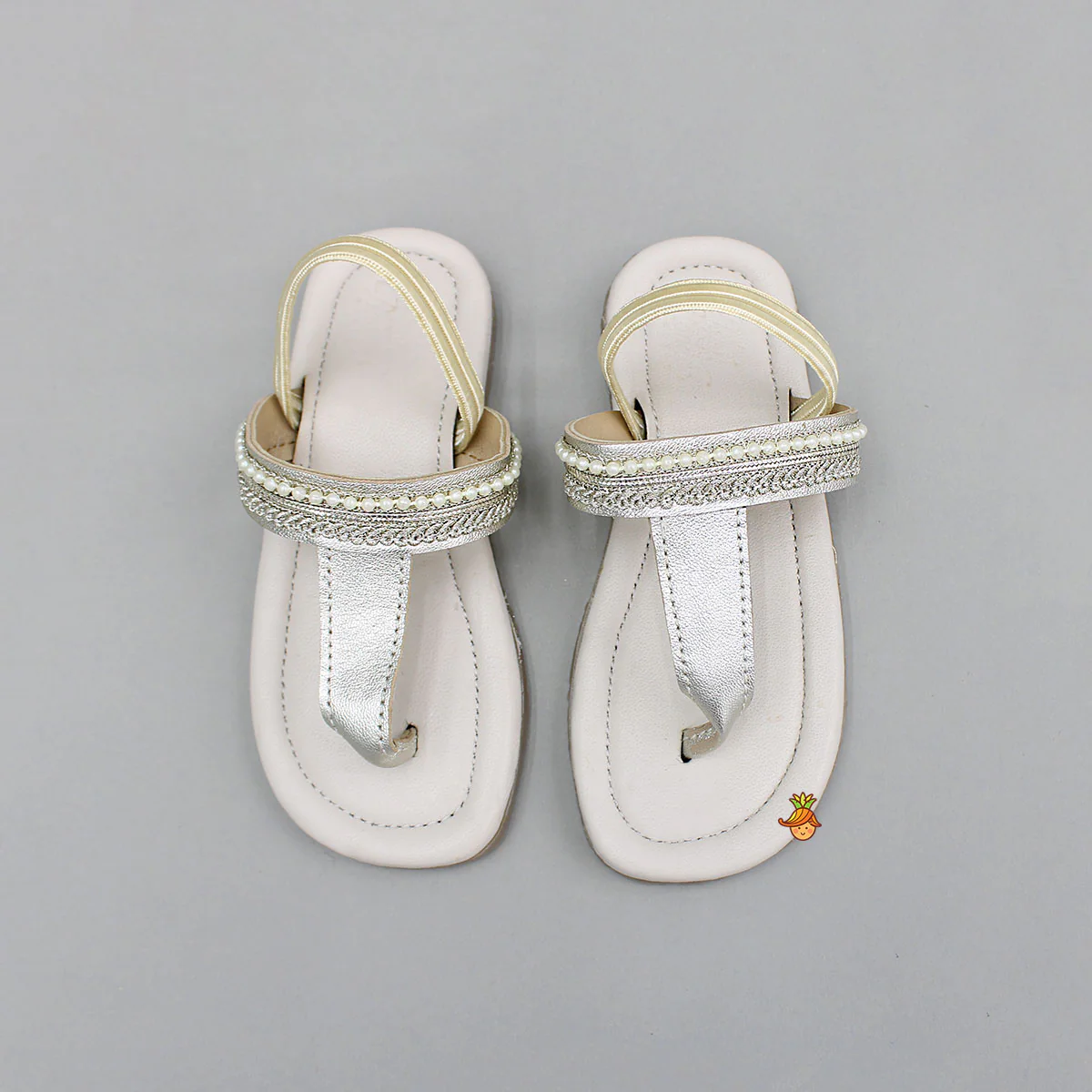 Embellished Lace Detailed Kolhapuri Flats - Image 3