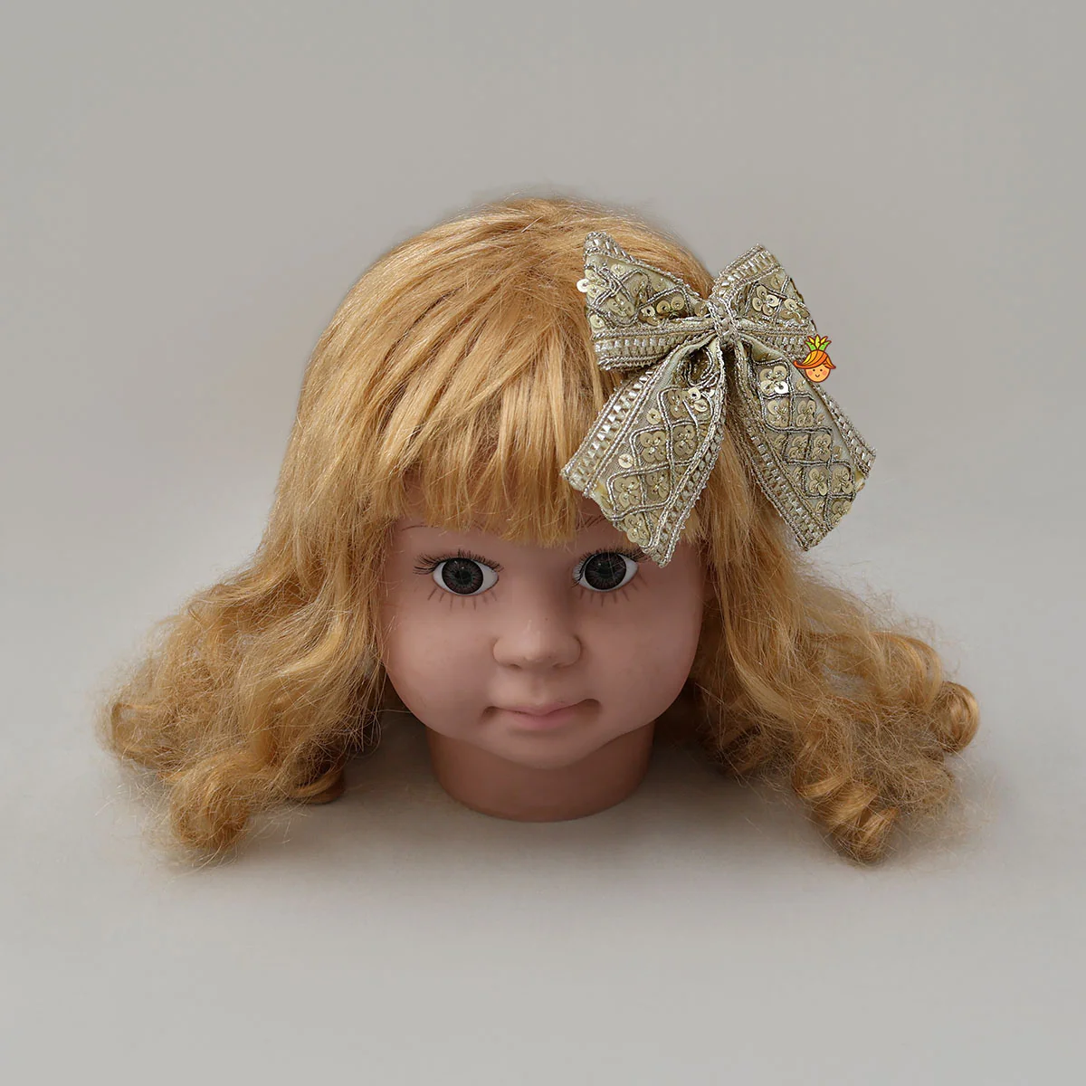 Embroidered Eye-Catching Hair Clip - Image 4