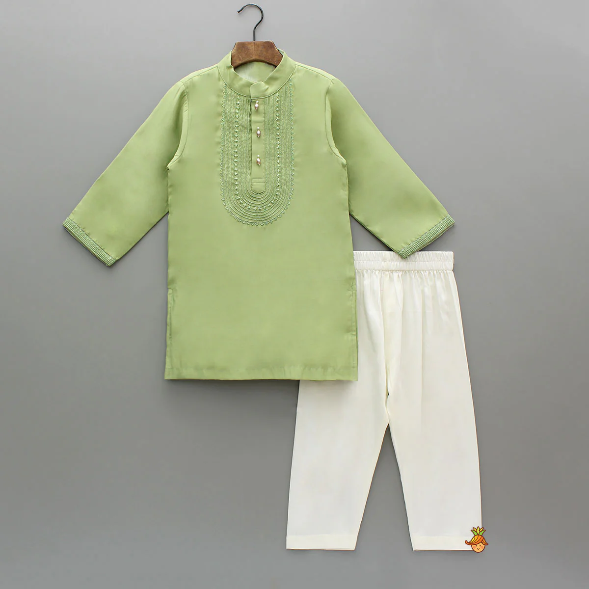 Embroidered Green Kurta And Pyjama