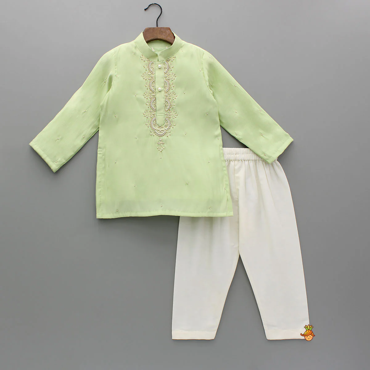 Zardozi Embroidered Green Kurta And Pyjama