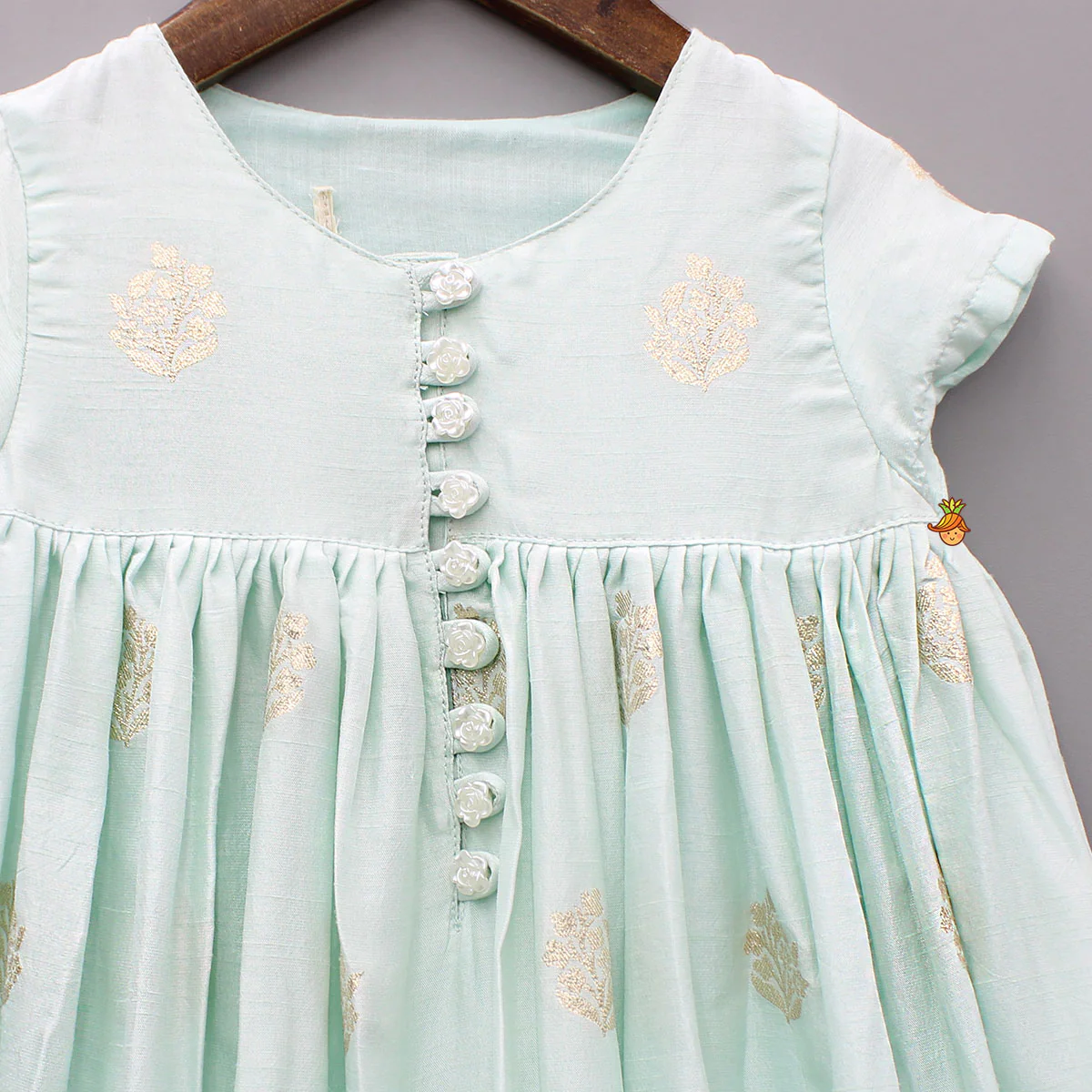 Embroidered Green Scalloped Hem Kurti - Image 3