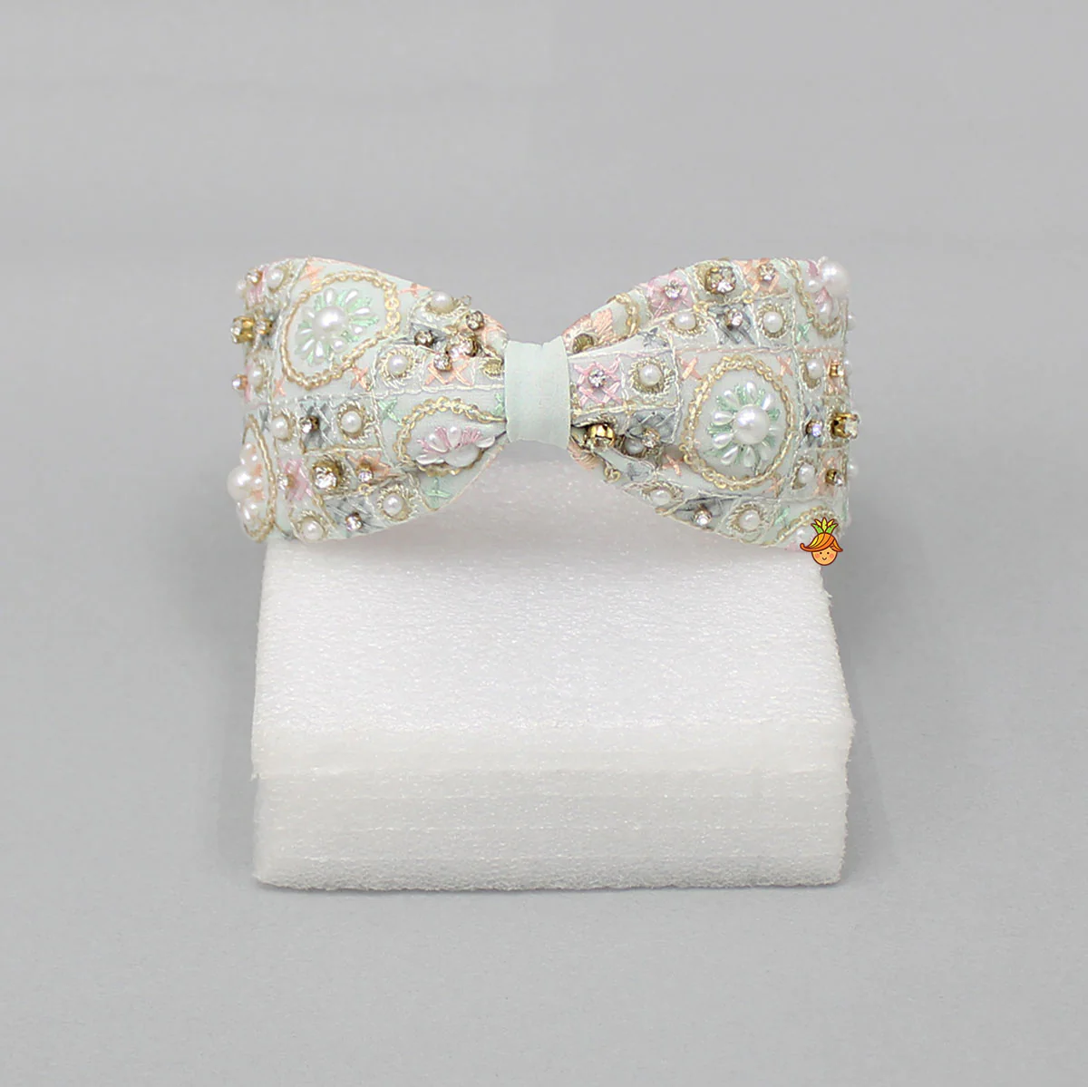 Embroidered Sequins And Beaded Work Green Hairband - Image 2