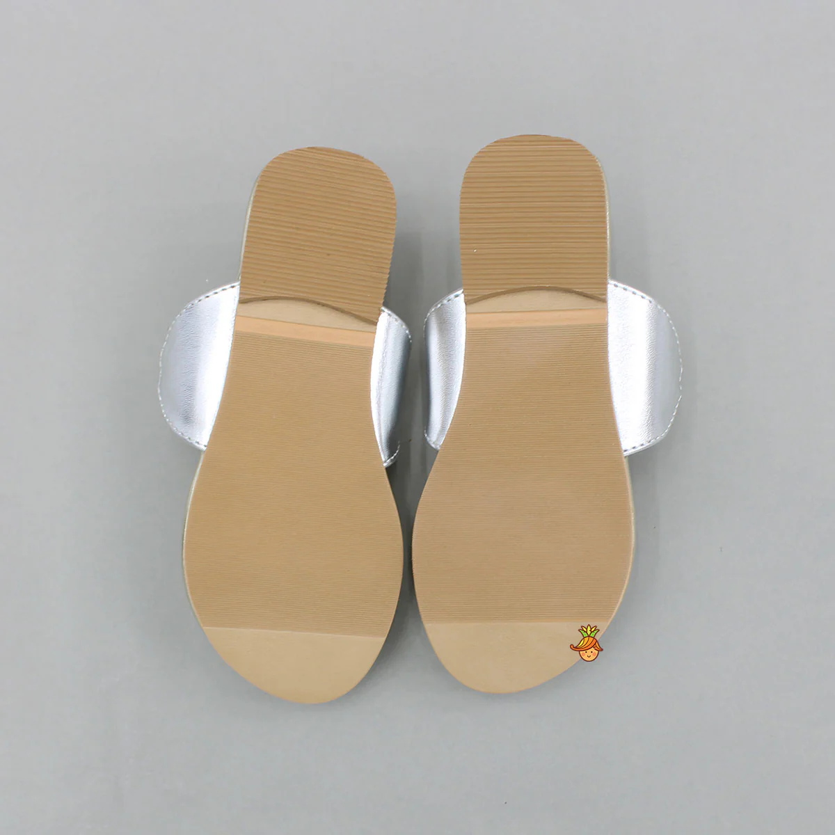 Ethnic Dual Tone Braid Detailed Kolhapuri Flats - Image 2